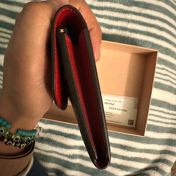 Authentic LV Wallet - Picture 6 of 10
